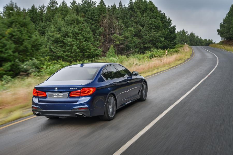  BMW 530d Sedan M Sport 2017 года  (ZA) (фото 25 из 40)